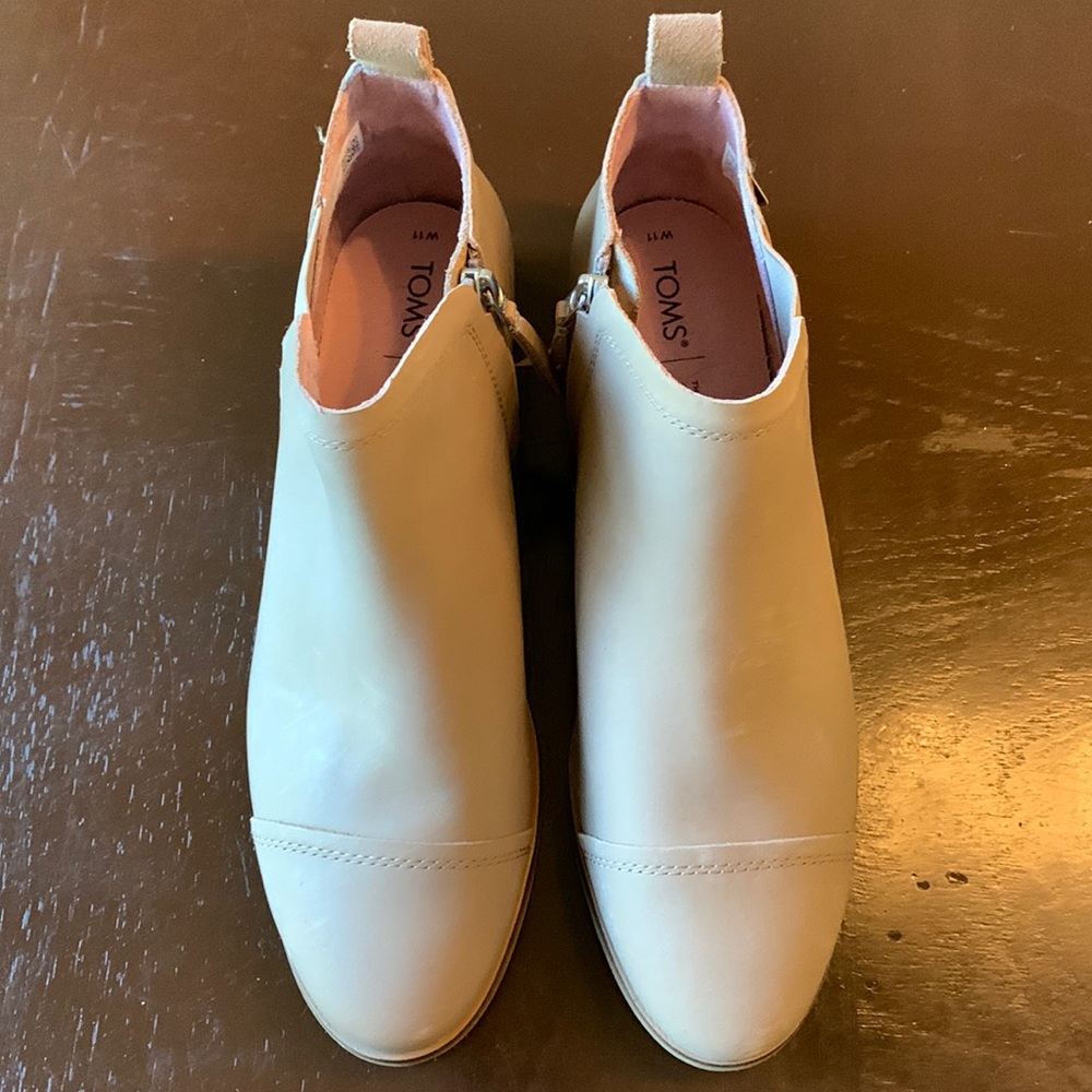 Toms brand new booties never worn